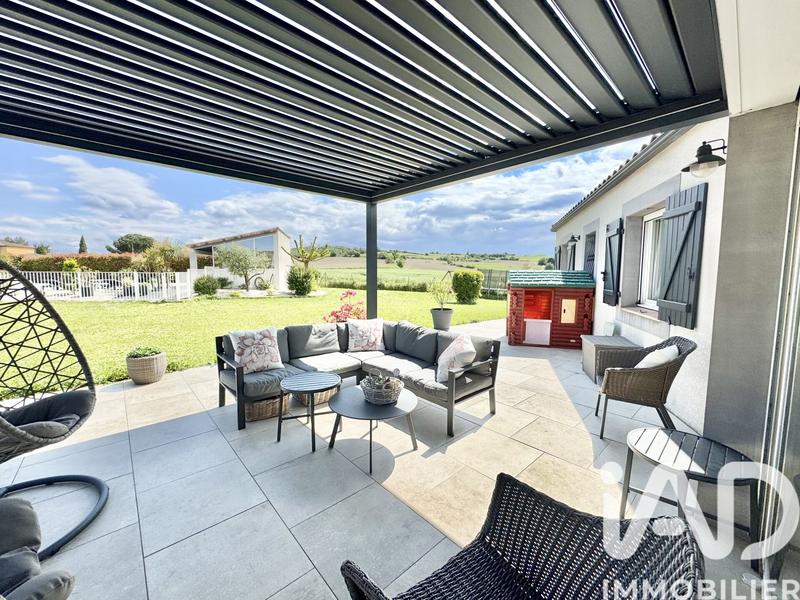 Maison - 241 m² - 8 pièces