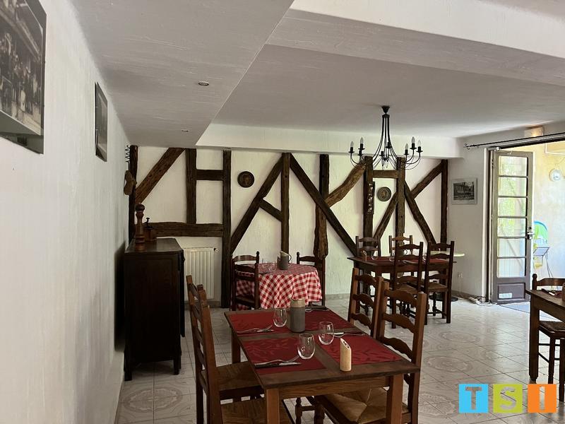 Maison - 450 m² - 21 pièces