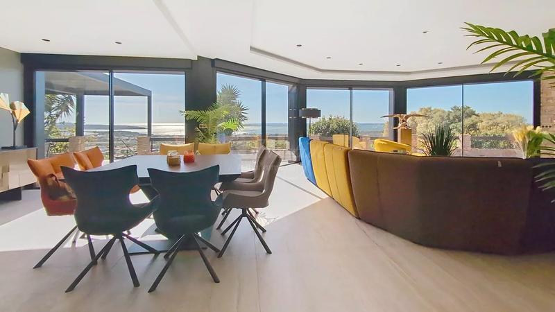 Maison - 263 m² - 8 pièces