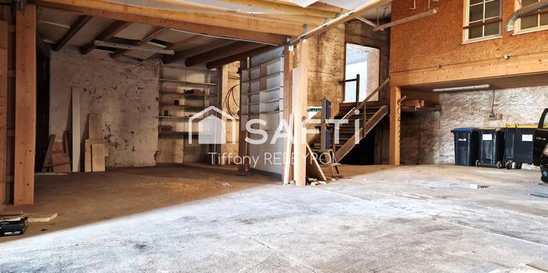 Local commercial - 220 m² - 8 pièces