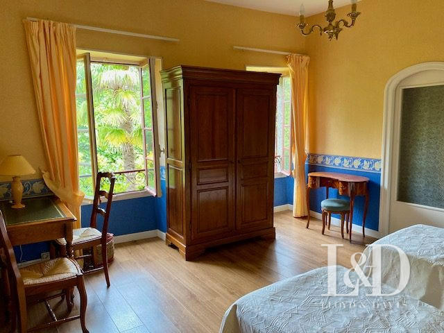 Maison ancienne - 500 m² - 21 pièces