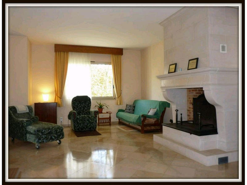 Maison - 240 m² - 6 pièces