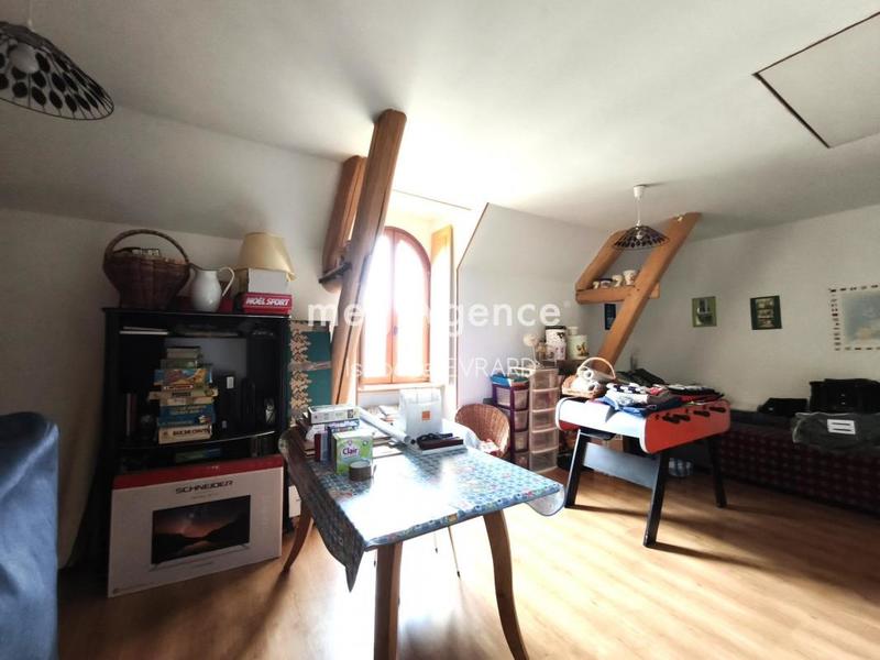 Maison - 210 m² - 7 pièces