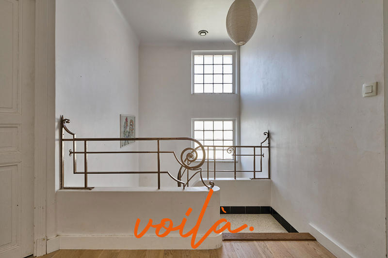 Maison - 219 m² - 7 pièces