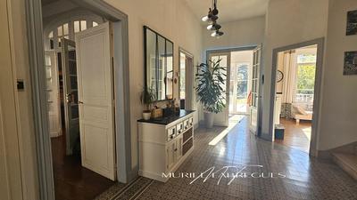 Maison - 530 m² - 18 pièces