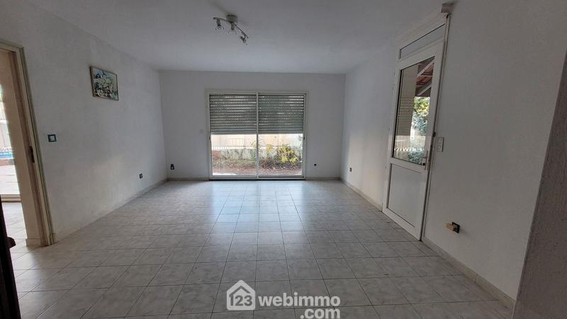 Maison - 222 m² - 8 pièces