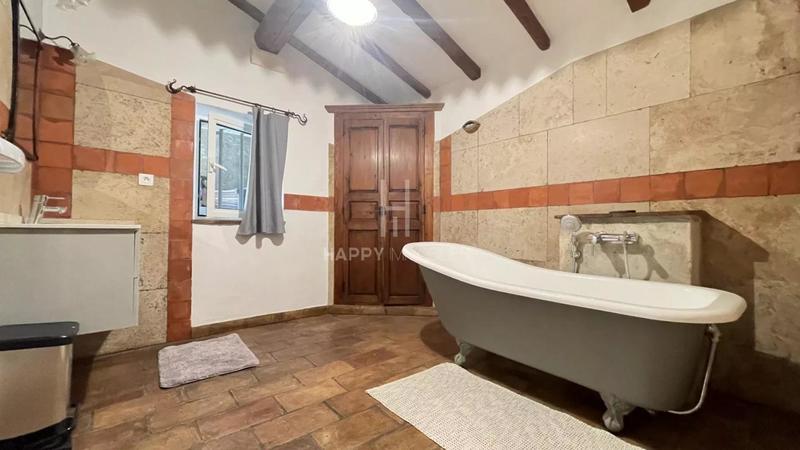 Mas - 195 m² - 9 pièces