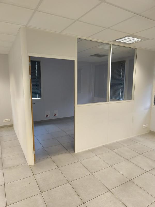 Local d'activités - 357 m²