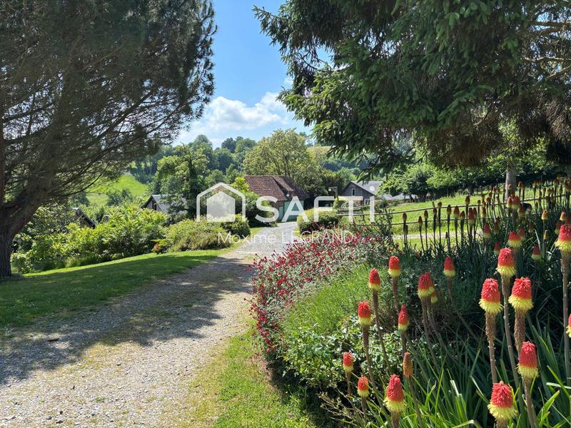 Maison - 360 m² - 15 pièces