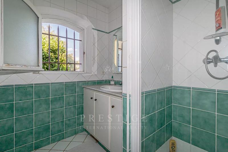 Maison - 179 m² - 8 pièces