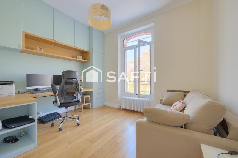 Maison - 200 m² - 8 pièces