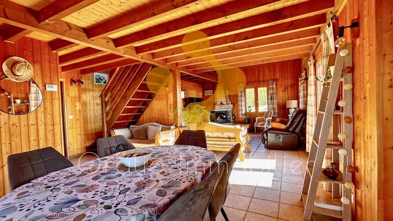 Maison - 104 m² - 4 pièces