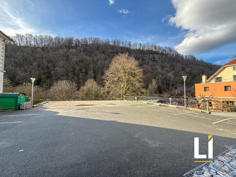 Local d'activités - 1 000 m² - 20 pièces