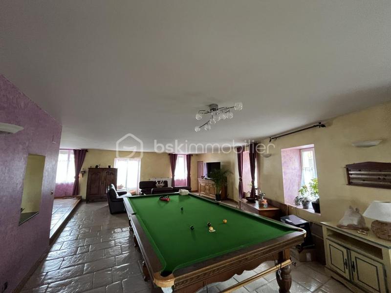 Maison - 245 m² - 6 pièces