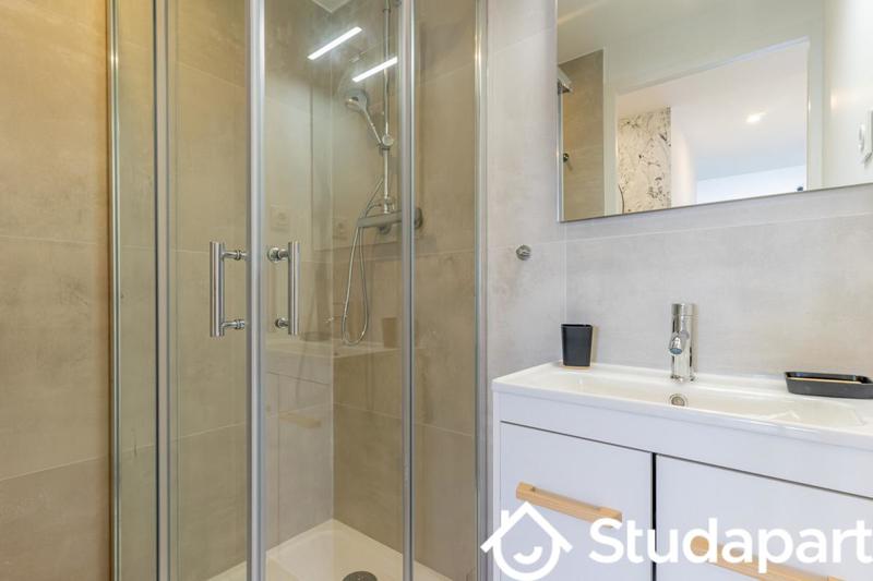 Chambre - 9 m² - 1 pièce