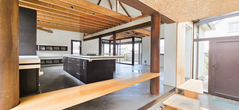 Maison - 163 m² - 7 pièces