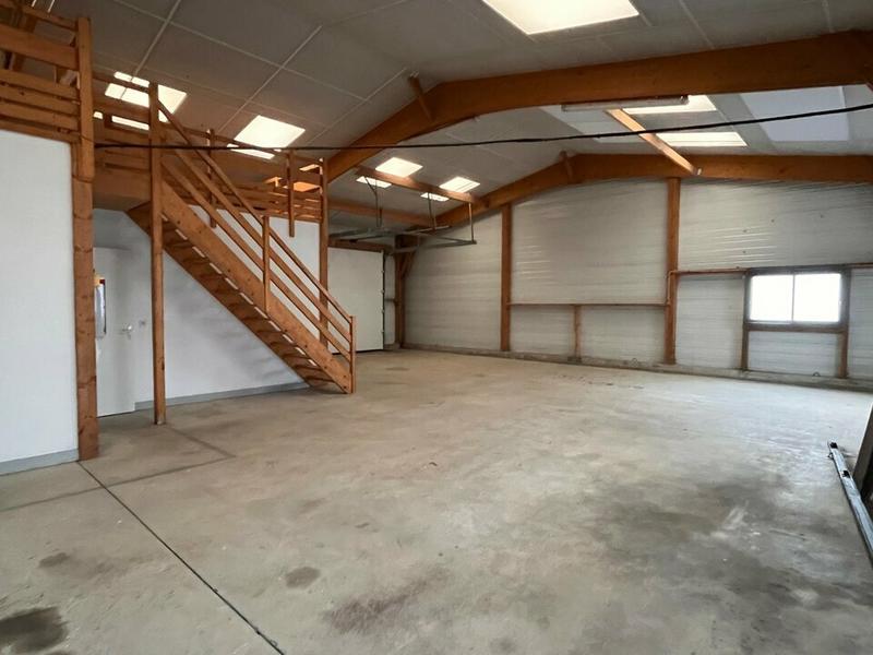 Local d'activité / Entrepôt - 180 m²