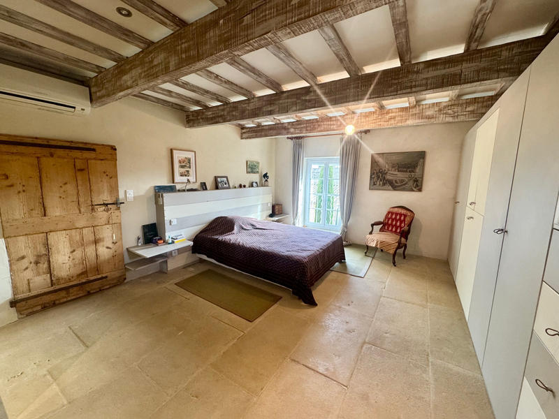 Mas - 250 m² - 6 pièces