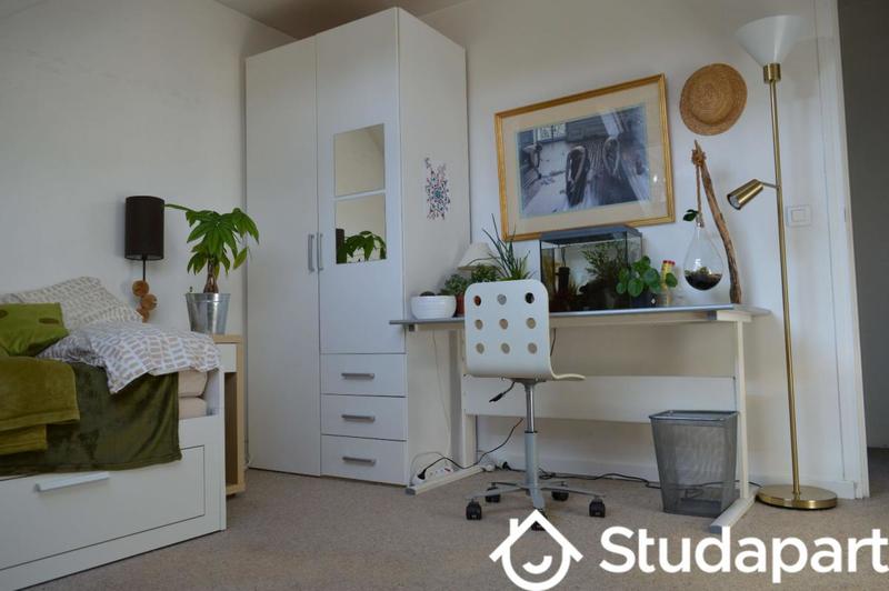 Chambre - 9 m² - 1 pièce