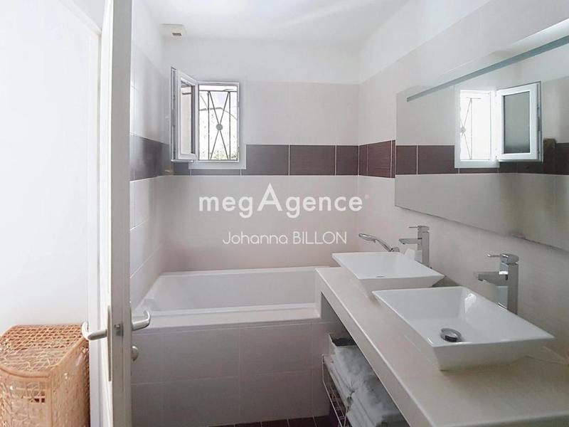 Maison traditionnelle - 178 m² - 6 pièces