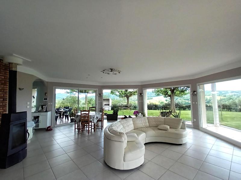 Maison - 136 m² - 6 pièces