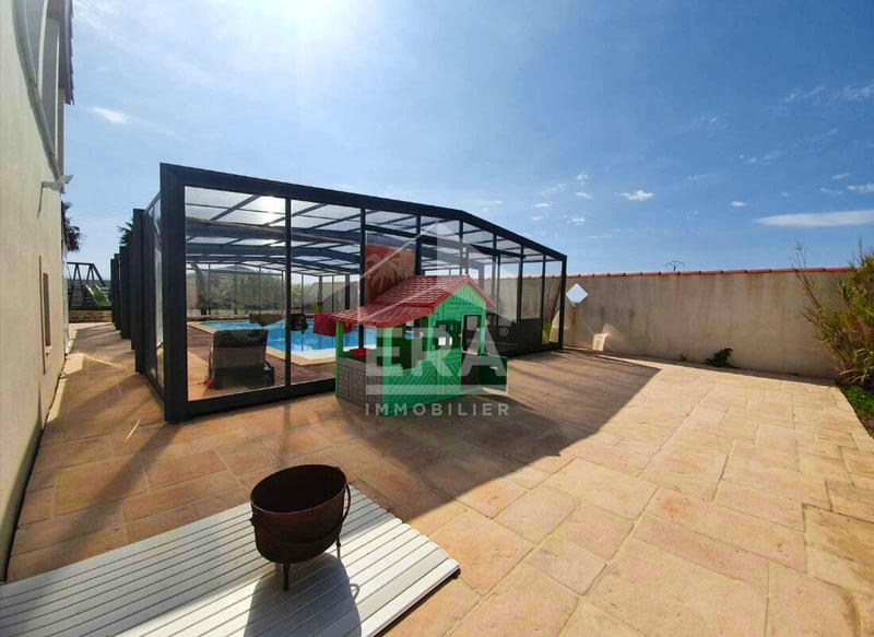 Maison - 196 m² - 7 pièces