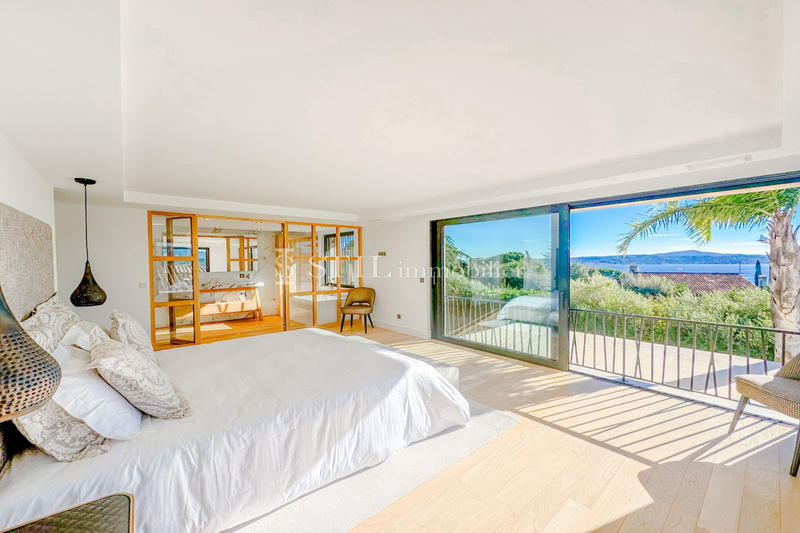 Villa - 350 m² - 6 pièces