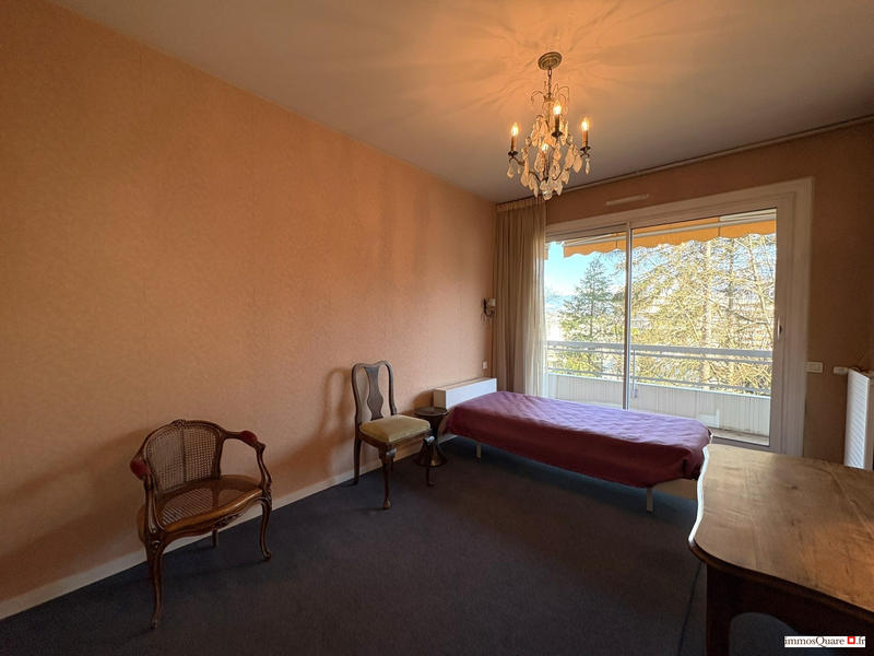 Appartement - 169 m² - 7 pièces