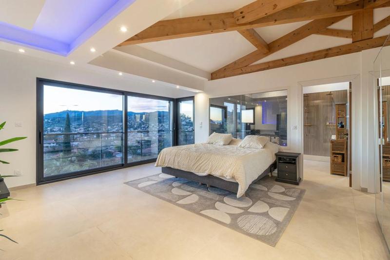 Villa - 225 m² - 7 pièces