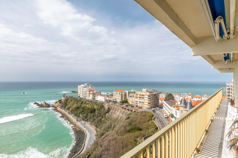 Appartement - 201 m² - 5 pièces