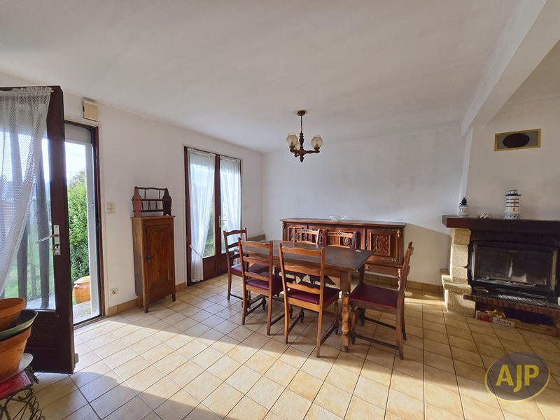 Maison - 80 m² - 5 pièces