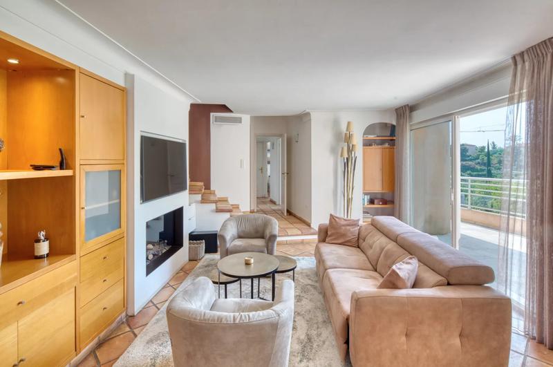 Villa - 221 m² - 5 pièces