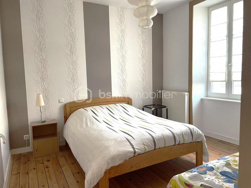 Maison - 181 m² - 8 pièces