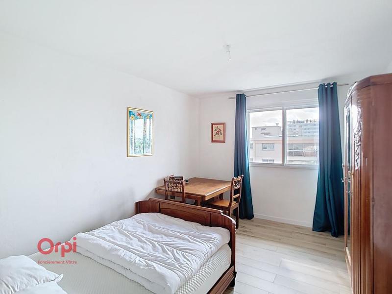 Appartement - 99 m² - 5 pièces