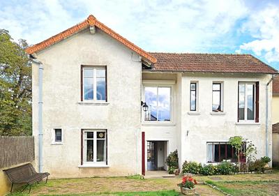 Maison - 94 m² - 5 pièces