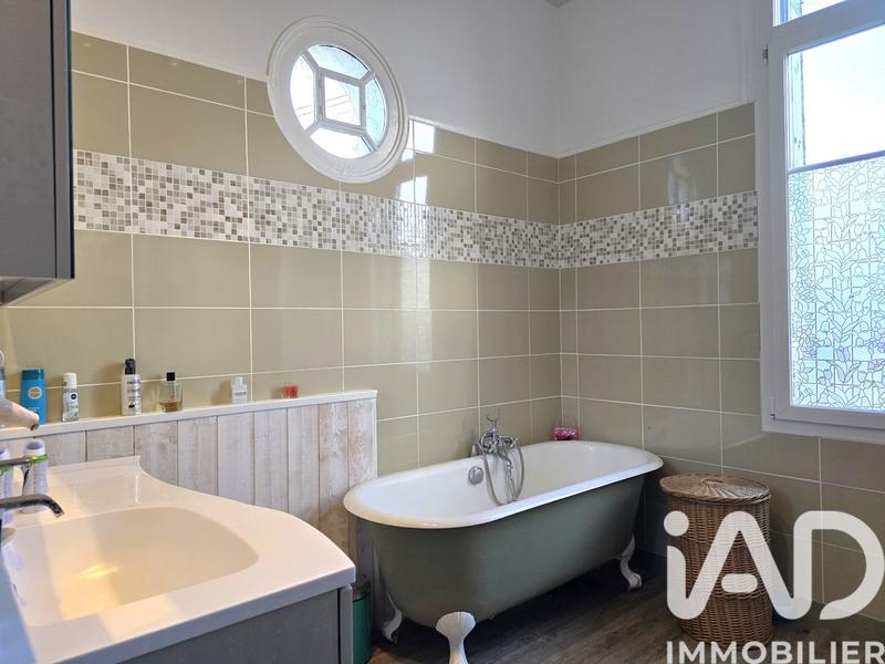 Maison - 291 m² - 12 pièces