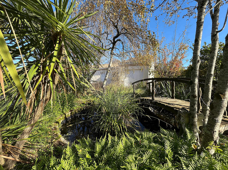 Maison - 207 m² - 8 pièces