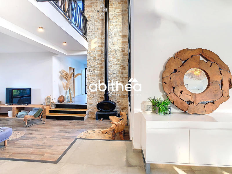 Maison - 281 m² - 11 pièces