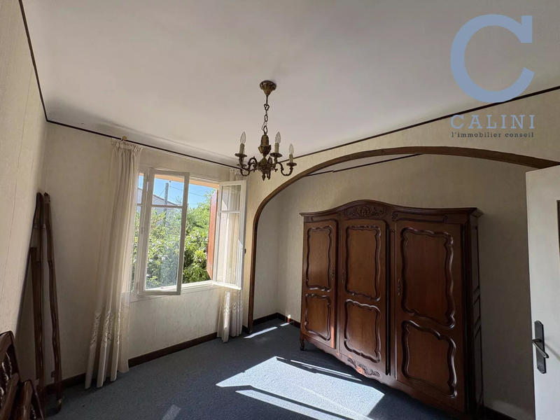 Villa - 180 m² - 6 pièces