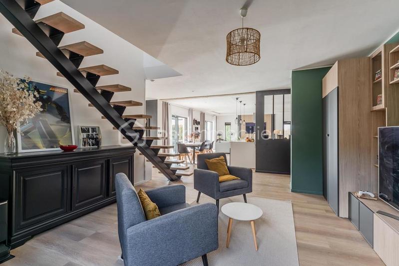 Maison - 163 m² - 5 pièces