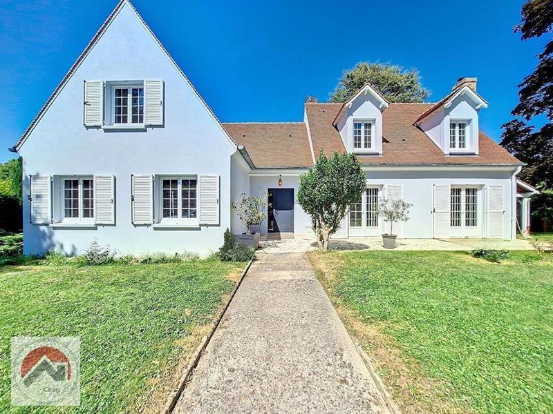 Maison - 230 m² - 7 pièces