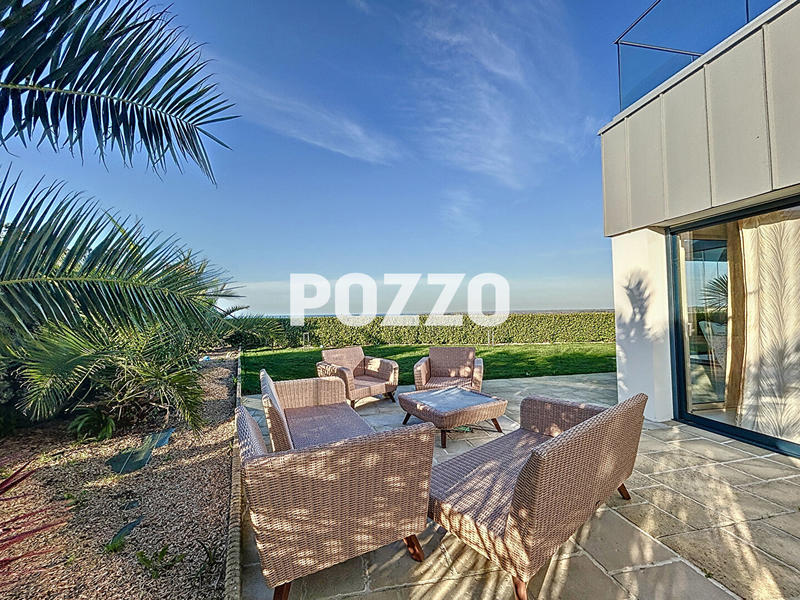 Maison - 340 m² - 9 pièces