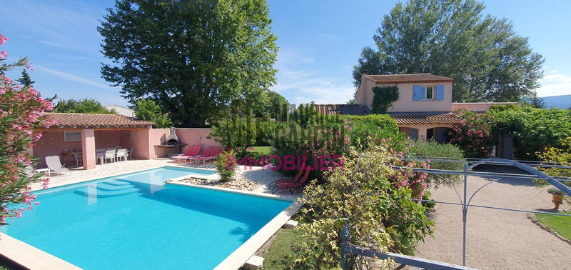 Maison - 162 m² - 8 pièces