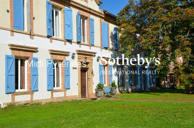 Manoir - 1 300 m² - 23 pièces