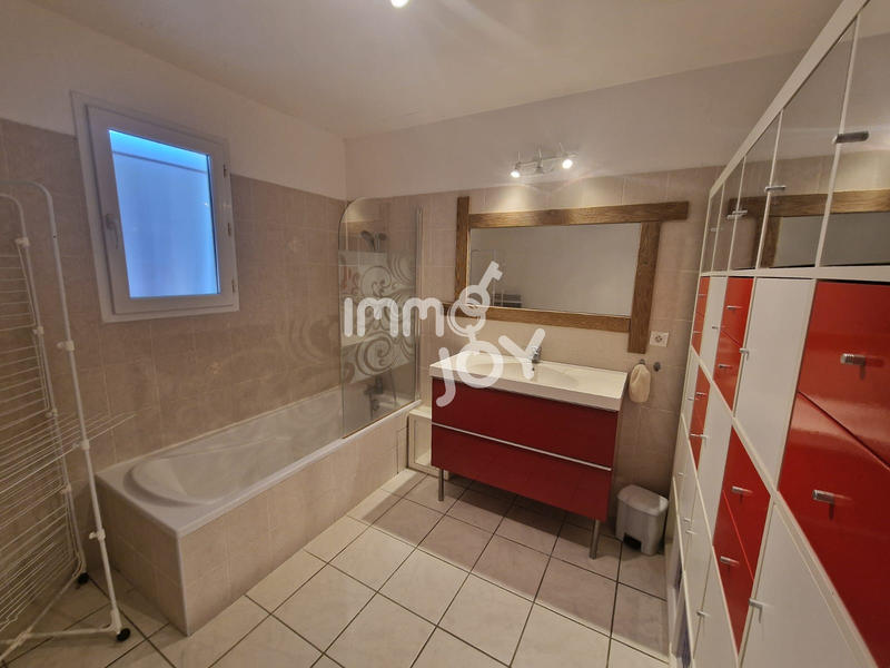 Maison - 92 m² - 4 pièces