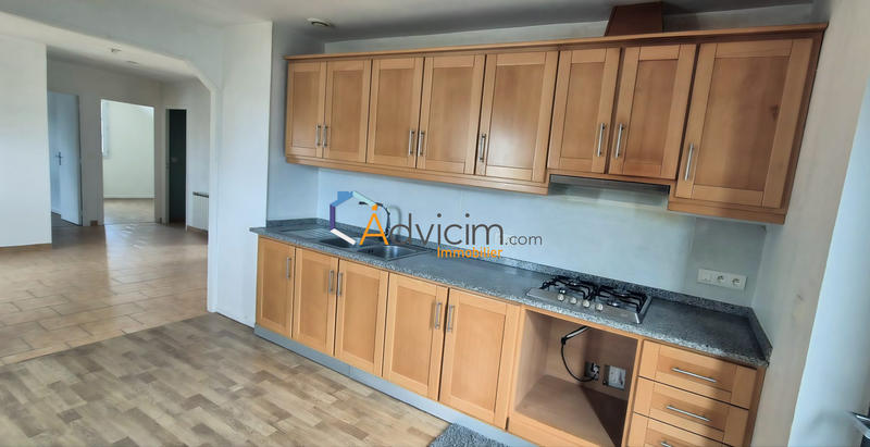 Maison traditionnelle - 173 m² - 7 pièces