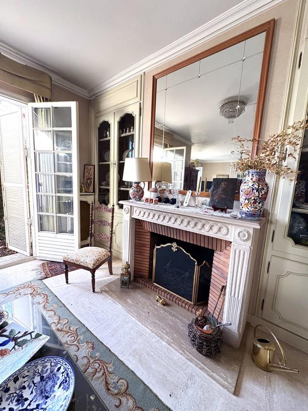 Maison - 241 m² - 8 pièces