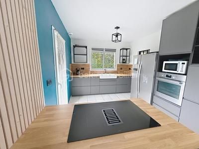 Maison - 230 m² - 10 pièces