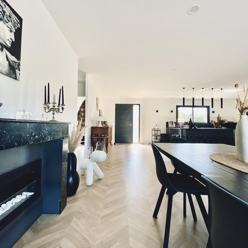 Maison - 90 m² - 4 pièces