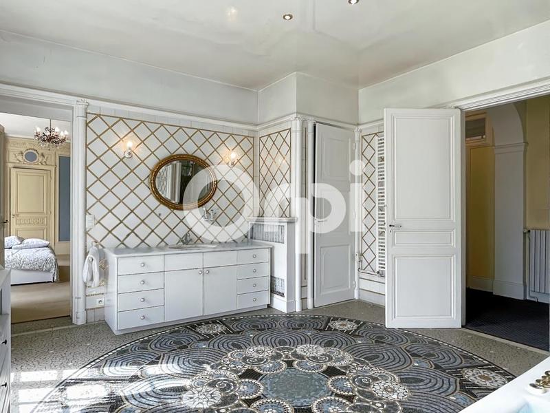 Château - 500 m² - 9 pièces